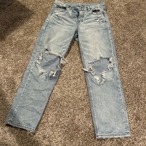 Light blue American eagle mom jeans size 6